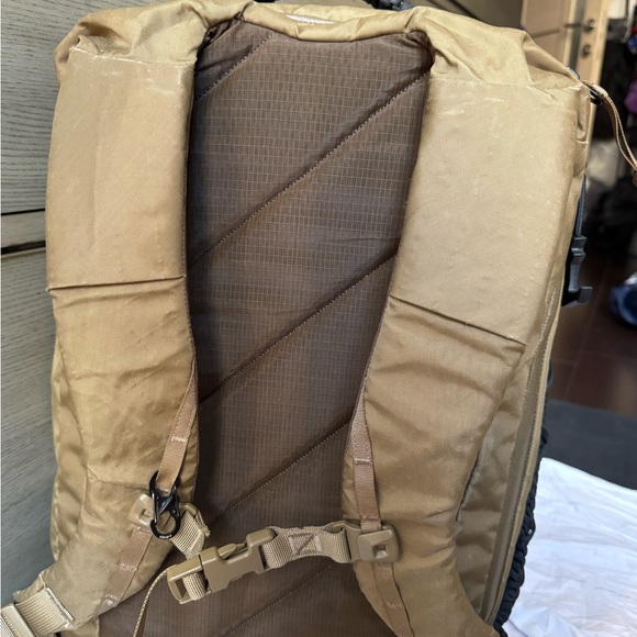 Evergoods CPL24 Civic Panel Loader Coyote Brown ECOPAK - Picture 4 of 14